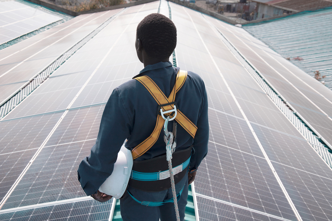 عبداللطيف جميل للطاقة تستثمر في شركة إيكوليجو لتعزيز التحول العالمي نحو الطاقة المتجددة