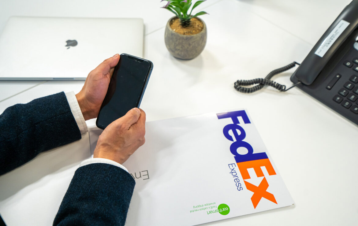 فيديكس تدمج تنبيهات تطبيق الـ “واتساب” في حل التسليم الرقمي لمشتريات التجارة الإلكترونية في الإمارات