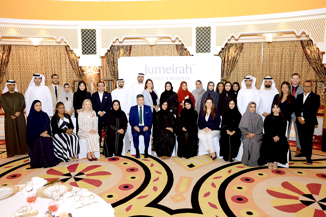 كلية دبي للسياحة تخرّج الدفعة الأولى من برنامج “كفاءات الضيافة” من “نافس” بالتعاون مع مجموعة جميرا للضيافة