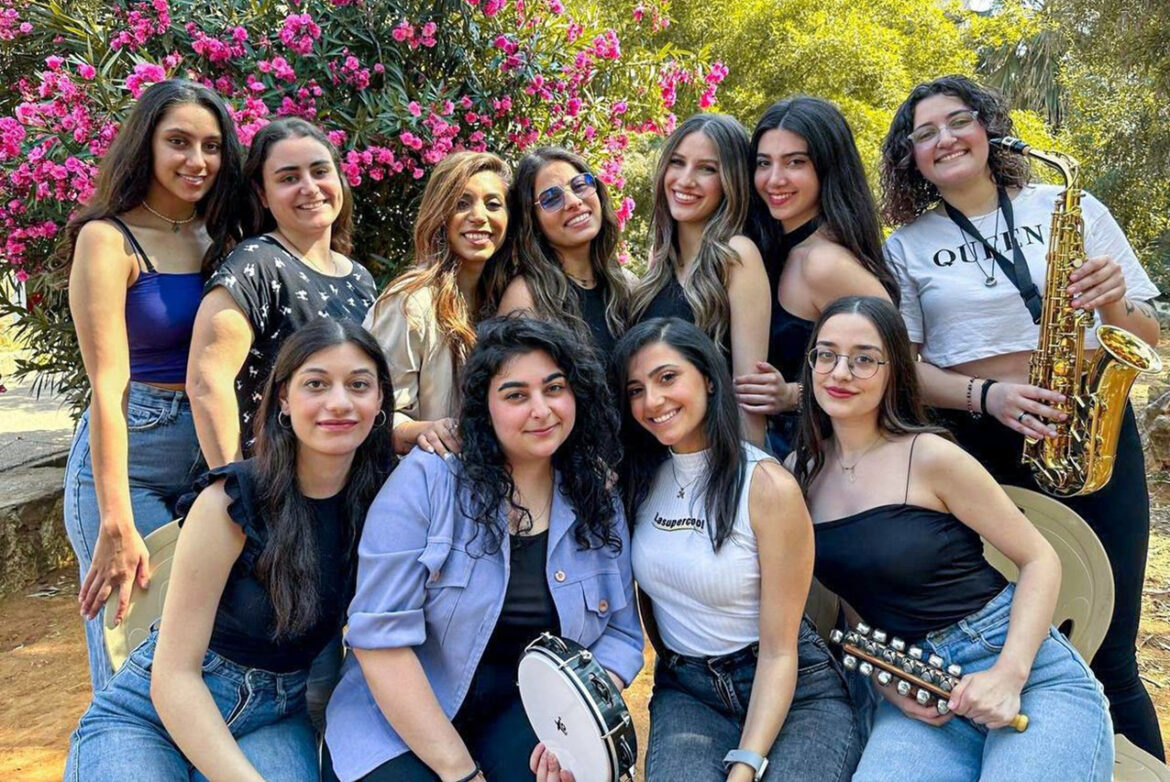 فرقة صبايات اللبنانية : أغاني الزمن الجميل