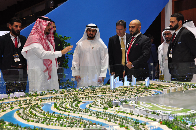 أبوظبي تتبوأ مكانة رائدة في قطاع العقارات مع استعداد معرض العقارات والاستثمار الدولي (آيريس 2025) لاستقبال 2000 مستثمر في ظل طفرة عقارية في الإمارات العربية المتحدة بقيمة 893 مليار درهم