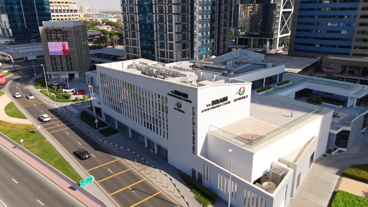 مركز التميّز الذهني والبدني يصبح أول منشأة في الشرق الأوسط تحصل على اعتماد الجمعية الطبية للطب تحت البحار والضغط العالي (UHMS) 