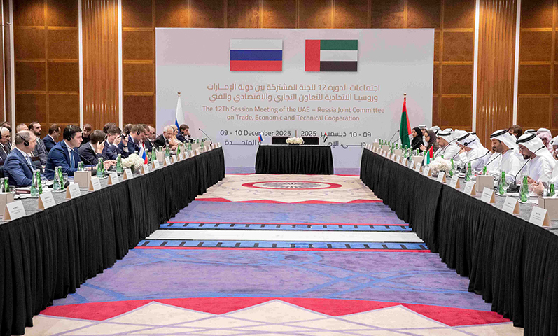 الإمارات وروسيا تبحثان تعزيز التعاون في قطاعات الاقتصاد الجديد والاستثمار والطاقة والأمن الغذائي والخدمات اللوجستية والسياحة